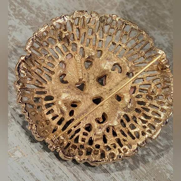 Sarah Coventry goldtone brooch - Picture 7 of 12
